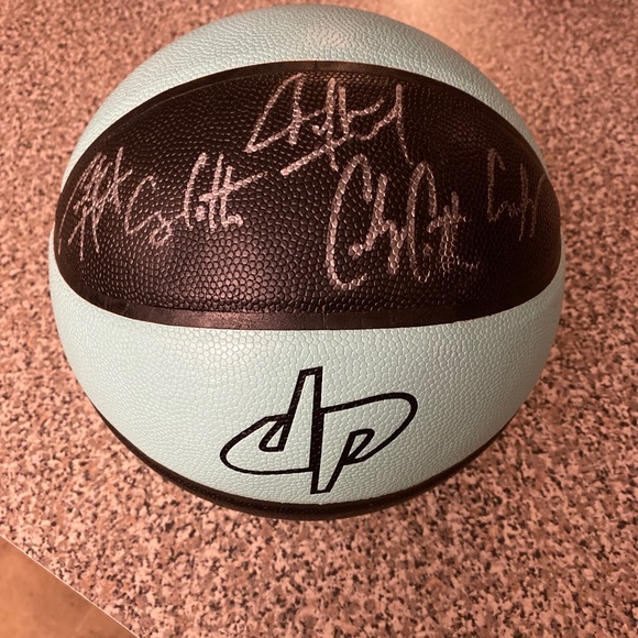 Dude Perfect signed Basketball (2022) - Picture 2 of 4